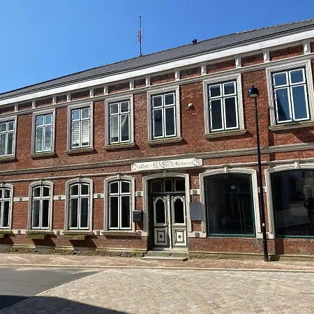 Gallery In The Heart Of Apartment Hojer