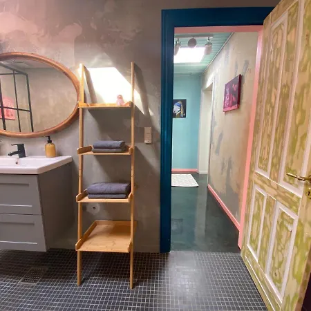 Gallery In The Heart Of 아파트 Højer