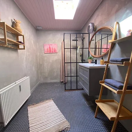 Gallery In The Heart Of 아파트 *