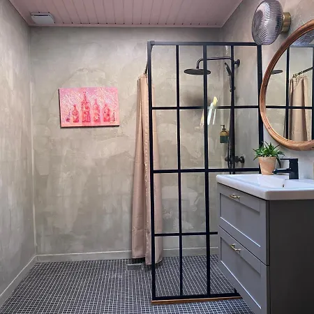 Gallery In The Heart Of 아파트 *